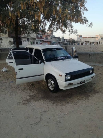 daihatsu-charade-1985-big-13
