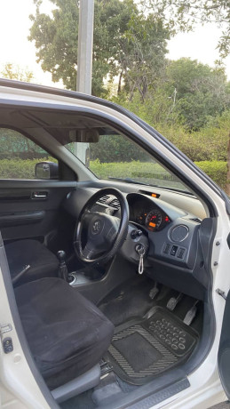 suzuki-swift-13-dlx-2016-big-9