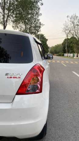 suzuki-swift-13-dlx-2016-big-7
