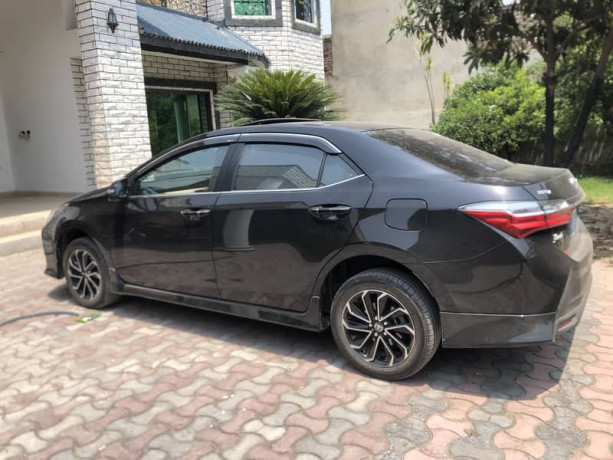 toyota-altis-grande-big-1