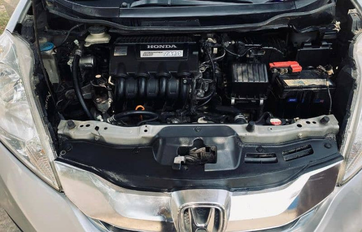 honda-fit-2013-big-13