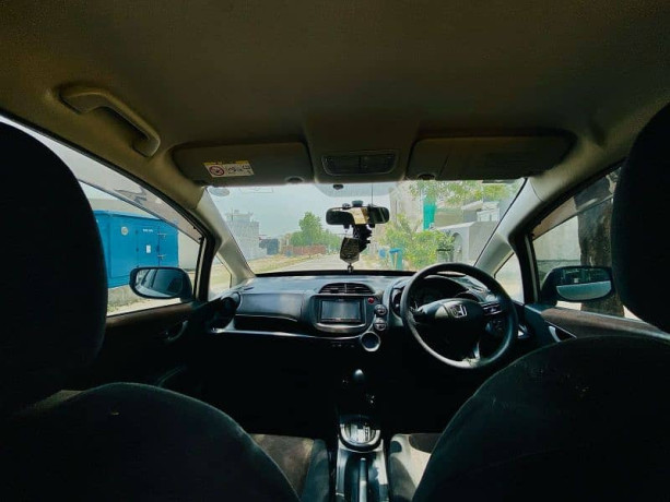 honda-fit-2013-big-19