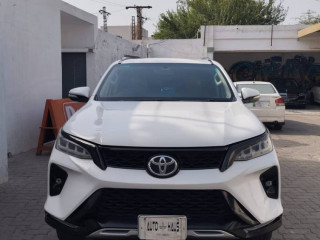 toyota-fortuner-v-27-4x4-full-optioned