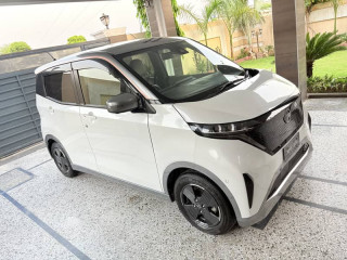 nissan-sakura
