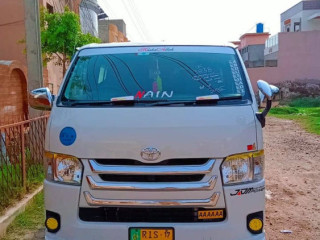 toyota-hiace-2013