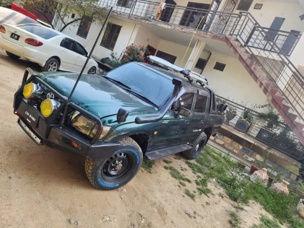 toyota-hilux-2005-big-4