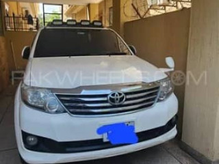toyota-fortuner-27-vvti-2015