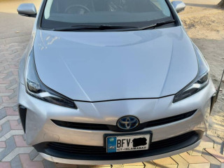 toyota-prius-s-2020-model