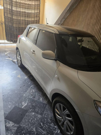 suzuki-swift-gl-cvt-big-12