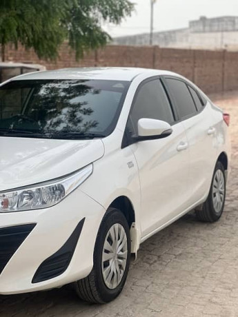 toyota-yaris-2022-big-3