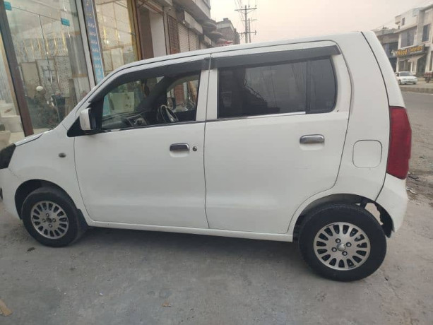 suzuki-wagon-r-2018-big-3