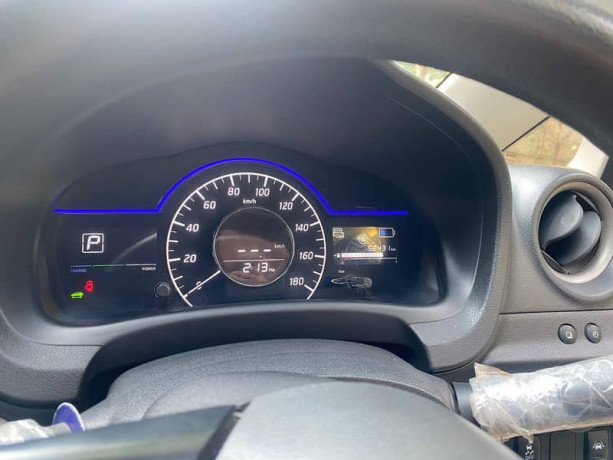 nissan-note-e-power-big-8