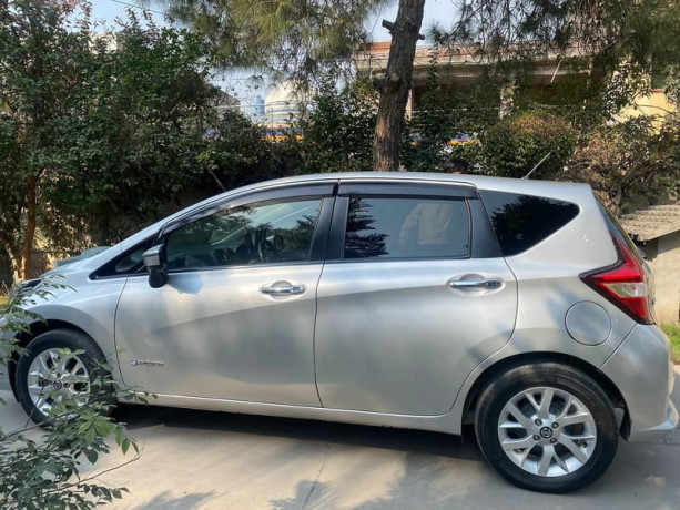 nissan-note-e-power-big-1