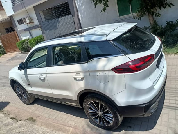 proton-x70-premium-fwd-2022-big-2
