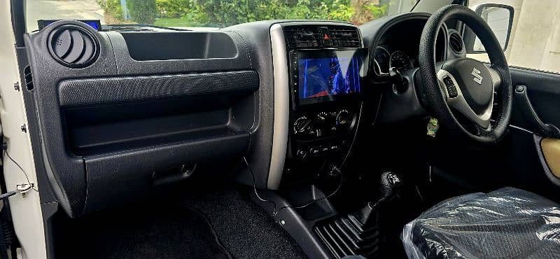 suzuki-jimny-2019-turbo-hud-shape-1328cc-sale-in-gujranwala-big-8