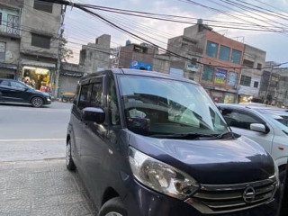 nissan-roox-2014-contact-03076878792