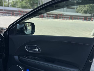 20172122-honda-vezel-z-package