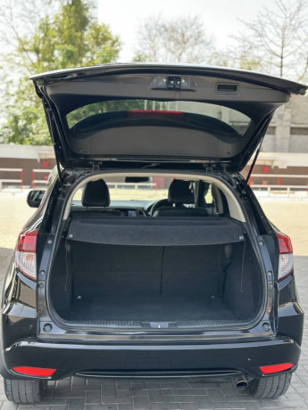 20172122-honda-vezel-z-package-big-4