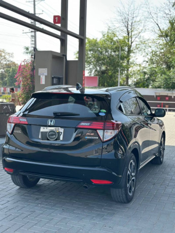 20172122-honda-vezel-z-package-big-1