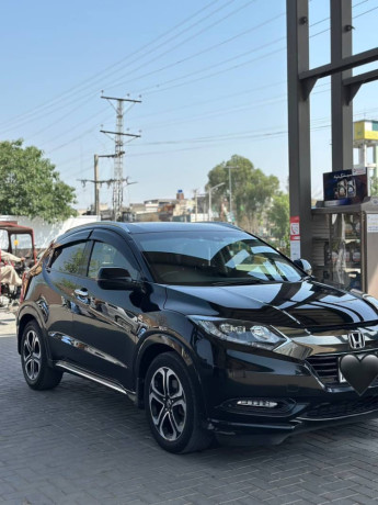 20172122-honda-vezel-z-package-big-7