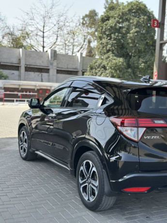 20172122-honda-vezel-z-package-big-10