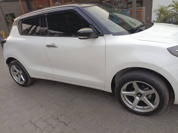 suzuki-swift-2024-glx-big-5