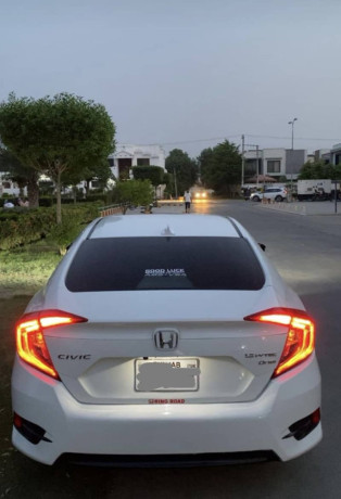 civic-x-16-model-big-2