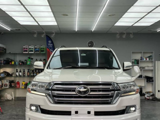 toyota-land-cruiser-v8-ax-package