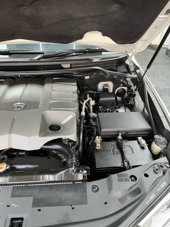 toyota-land-cruiser-v8-ax-package-big-14