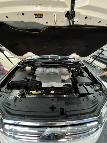toyota-land-cruiser-v8-ax-package-big-12