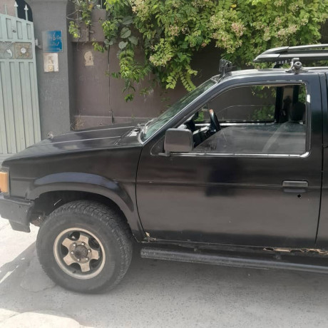 mitsubishi-nissan-double-cabin-44-powerful-engine-big-2