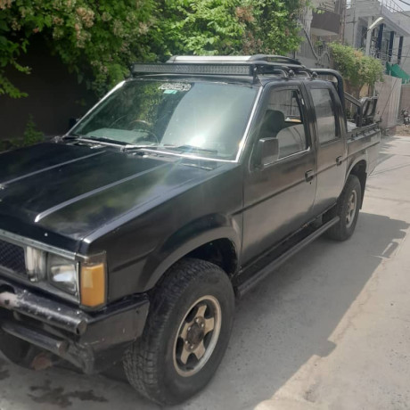mitsubishi-nissan-double-cabin-44-powerful-engine-big-1