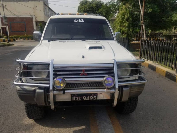 mitsubishi-pajero-1996-exceed-28-diesel-big-2