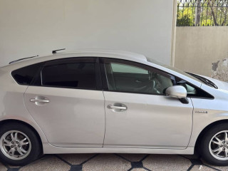 toyota-prius-urgent-sale