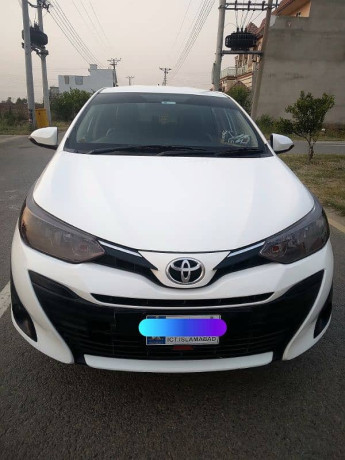 toyota-yaris-13-ativ-cvt-2021-big-1