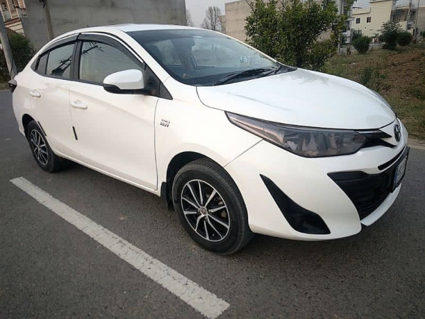 toyota-yaris-13-ativ-cvt-2021-big-2