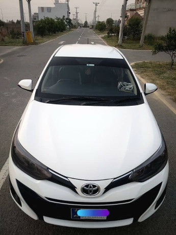 toyota-yaris-13-ativ-cvt-2021-big-0
