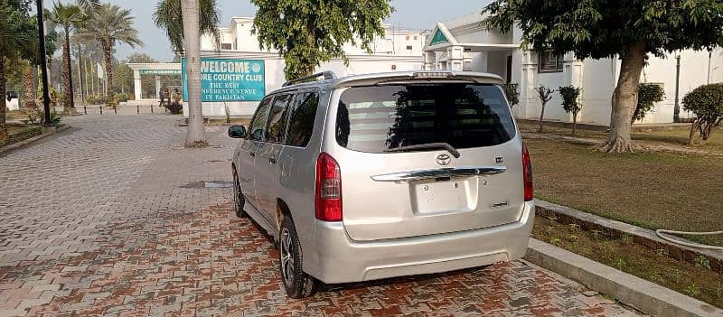 toyota-probox-2012-big-4