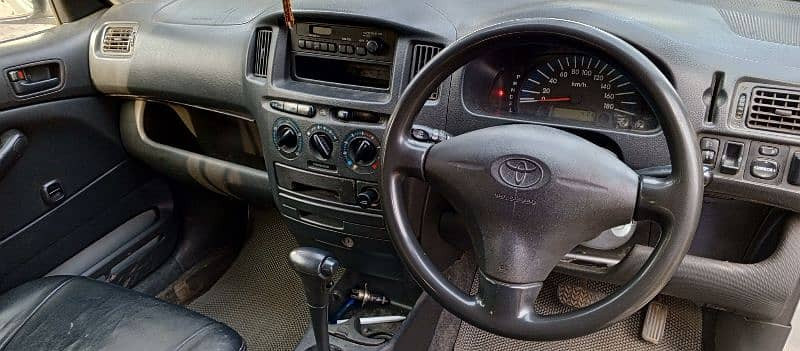 toyota-probox-2012-big-6