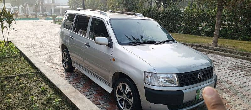 toyota-probox-2012-big-2