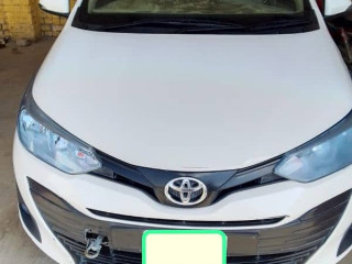 toyota-yaris-2021