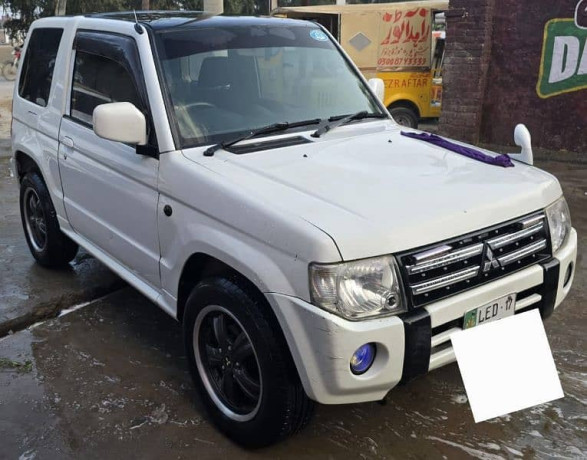 pajero-mini-2017-better-alto-wagon-r-mira-move-city-corolla-big-1