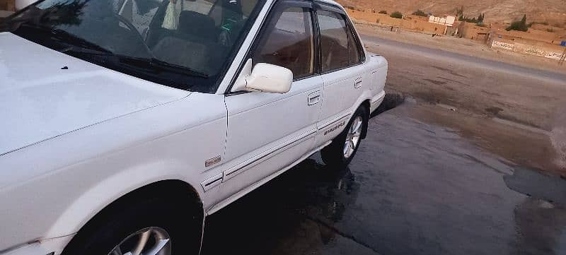 toyota-corolla-1988-big-10