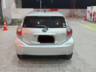 toyota-aqua-2014
