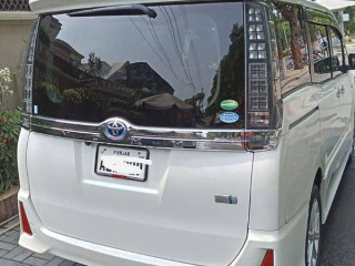 toyota-voxy-2024