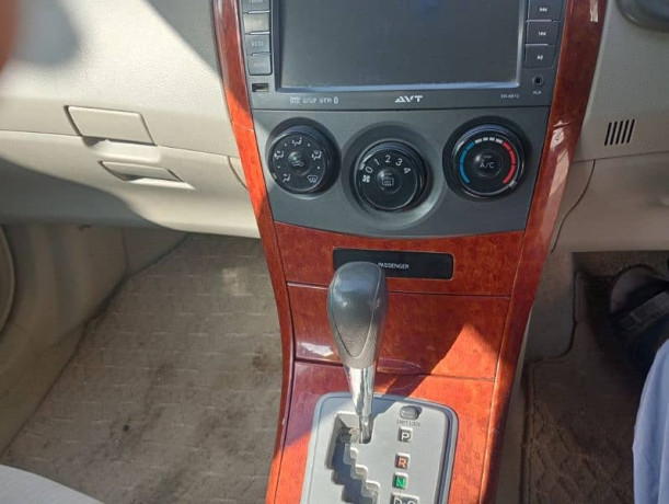 toyota-corolla-axio-2007-big-2