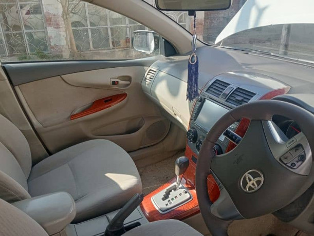 toyota-corolla-axio-2007-big-5