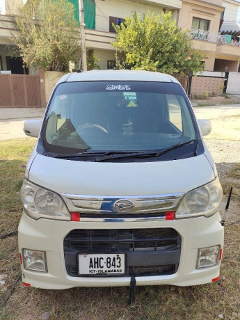 daihatsu-tanto-2014-big-1