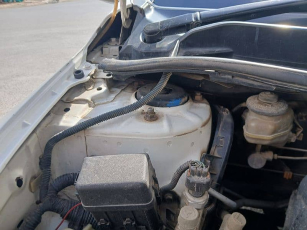 toyota-corolla-axio-2007-big-2