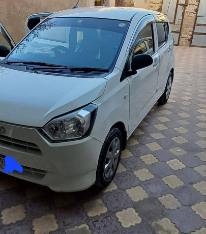 daihatsu-mira-2017-big-6